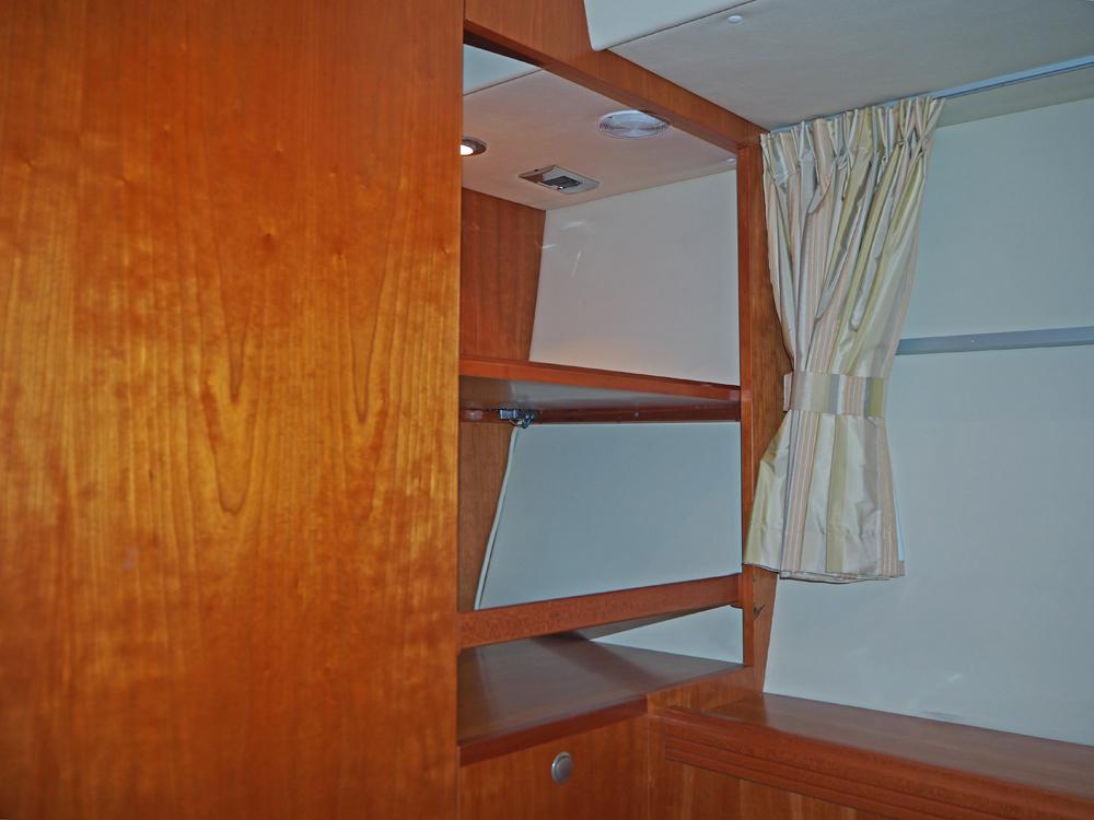 Cabin en avant, H&eacute;bergements